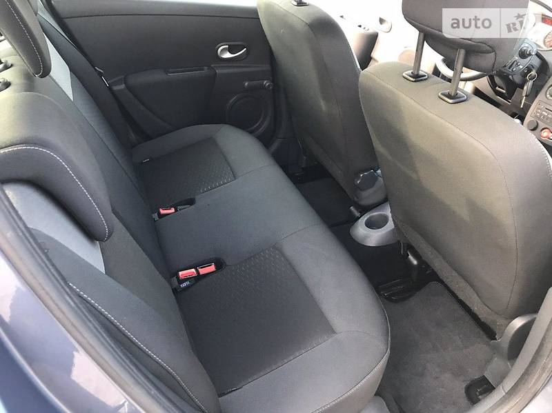 Хетчбек Renault Clio 2011 в Звягелі фото 14 Хетчбек Renault Clio 2011 в Звягелі