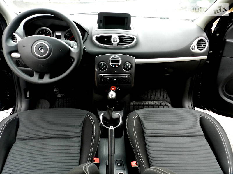Хетчбек Renault Clio 2012 в 