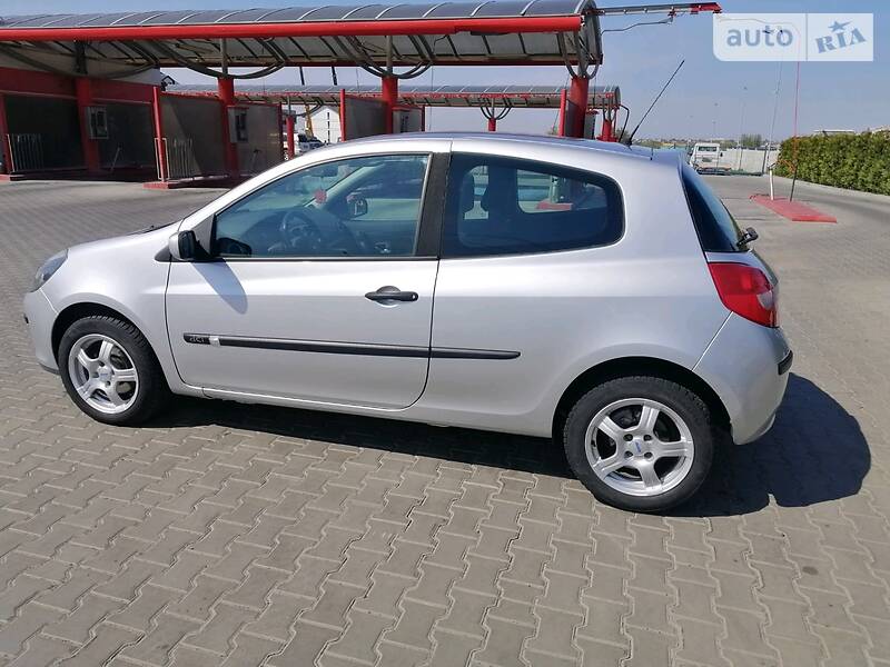 Хетчбек Renault Clio 2006 в Луцьку