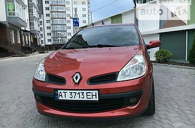 Хетчбек Renault Clio 2006 в 