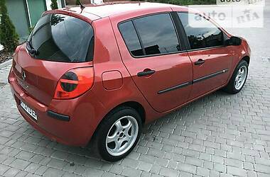 Хетчбек Renault Clio 2006 в 