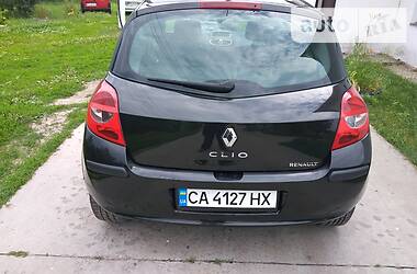 Хэтчбек Renault Clio 2006 в Каневе