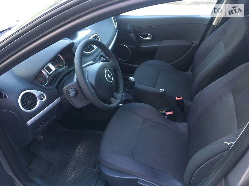 Хетчбек Renault Clio 2009 в Івано-Франківську