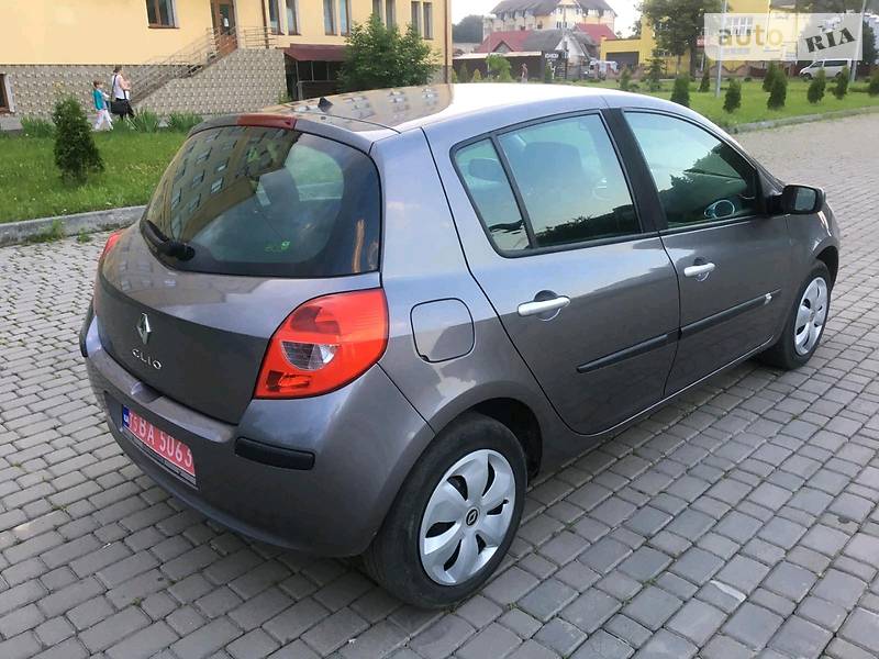 Хетчбек Renault Clio 2009 в Івано-Франківську
