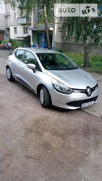 Хэтчбек Renault Clio 2015 в Коростене