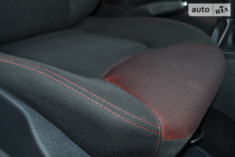 Хетчбек Renault Clio 2017 в Рівному фото 37 Хетчбек Renault Clio 2017 в Рівному