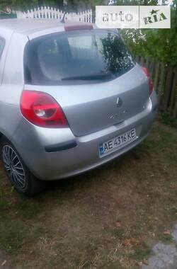 Хэтчбек Renault Clio 2006 в Новомосковске