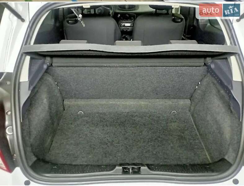 Хэтчбек Renault Clio 2010 в Кривом Роге