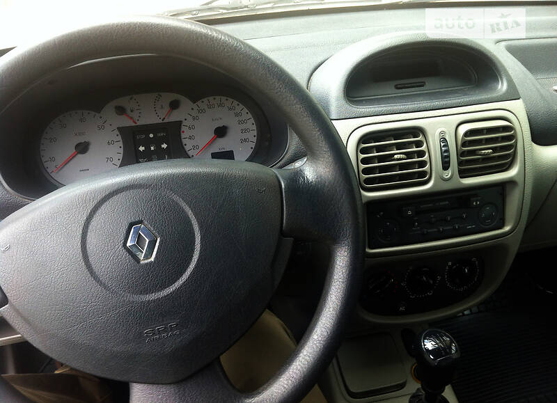 Седан Renault Clio 2003 в Києві фото 3 Седан Renault Clio 2003 в Києві