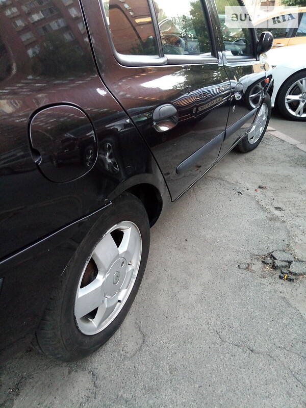 Седан Renault Clio 2003 в Києві фото 11 Седан Renault Clio 2003 в Києві