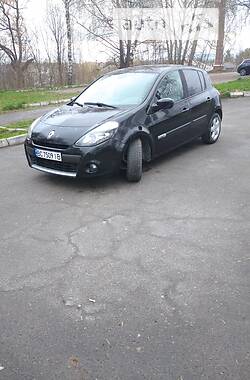 Хэтчбек Renault Clio 2010 в Золочеве