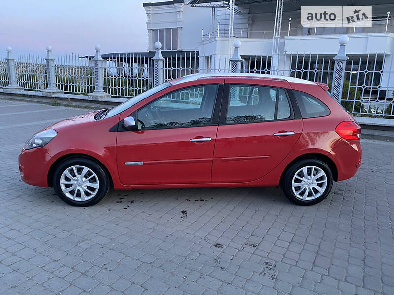 Универсал Renault Clio 2010 в Ивано-Франковске