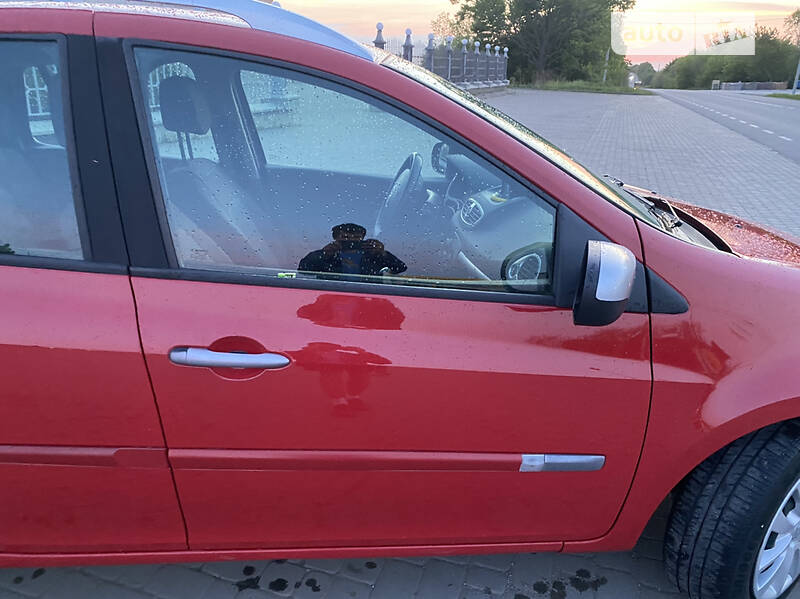 Универсал Renault Clio 2010 в Ивано-Франковске