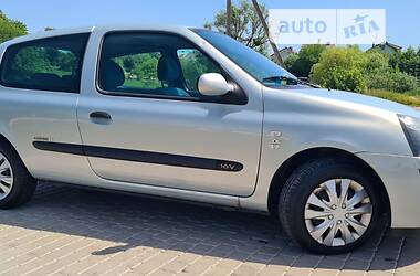 Хэтчбек Renault Clio 2003 в 
