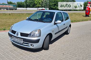 Хэтчбек Renault Clio 2003 в 