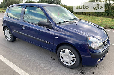 Хэтчбек Renault Clio 2002 в 