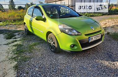 Хэтчбек Renault Clio 2009 в Олевске