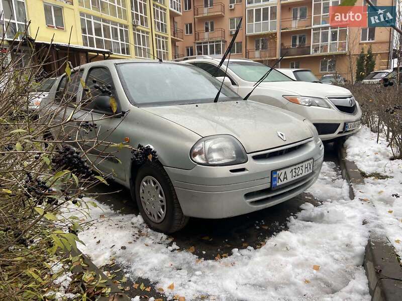 Хэтчбек Renault Clio 2001 в Киеве фото 4 Хэтчбек Renault Clio 2001 в Киеве