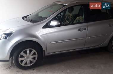 Хэтчбек Renault Clio 2011 в 