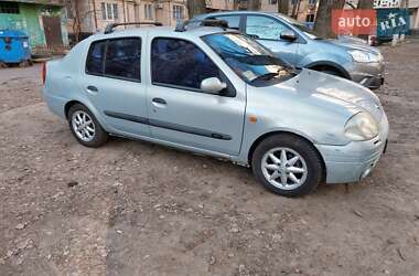 Хэтчбек Renault Clio 2001 в 