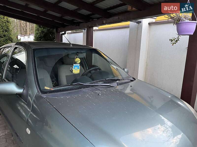 Седан Renault Clio 2005 в Гайвороне