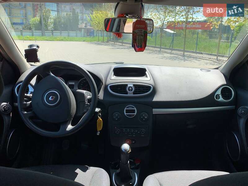 Хэтчбек Renault Clio 2009 в Львове