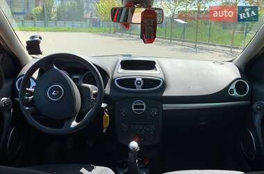 Хэтчбек Renault Clio 2009 в Львове