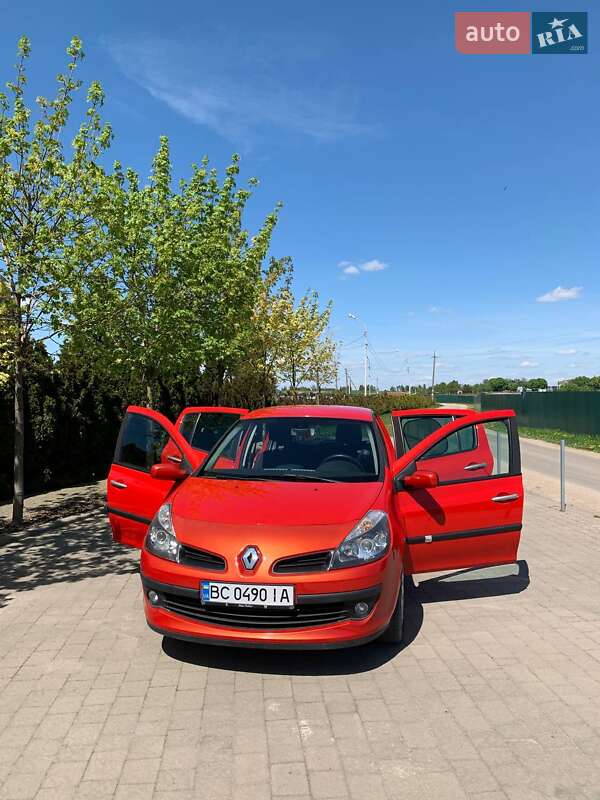 Хэтчбек Renault Clio 2009 в Львове