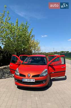 Хэтчбек Renault Clio 2009 в Львове