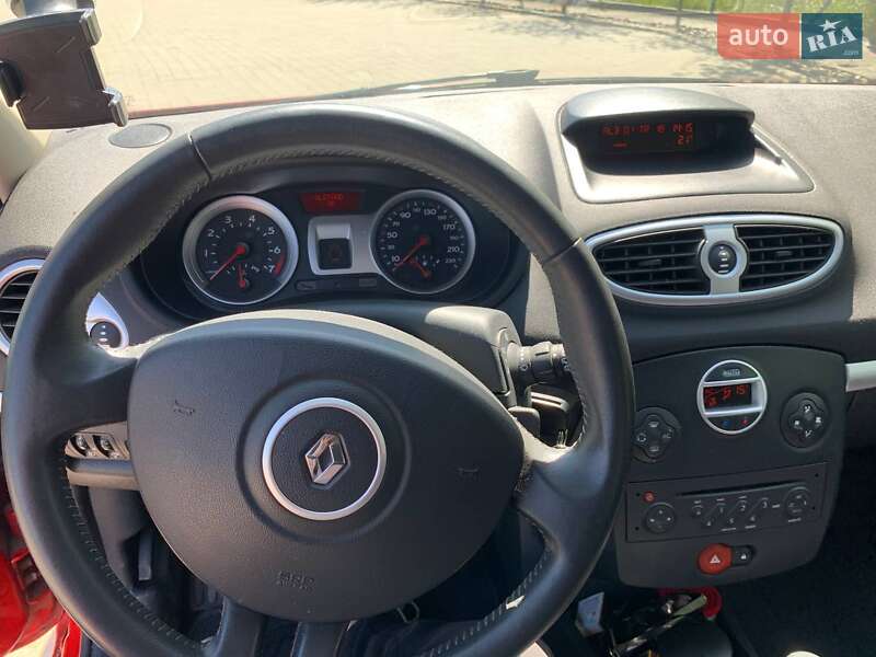 Хэтчбек Renault Clio 2009 в Львове