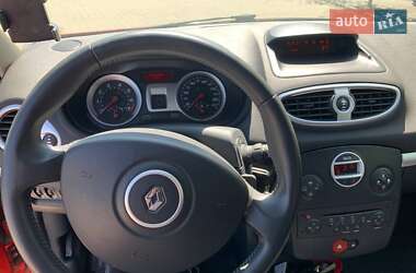 Хэтчбек Renault Clio 2009 в 