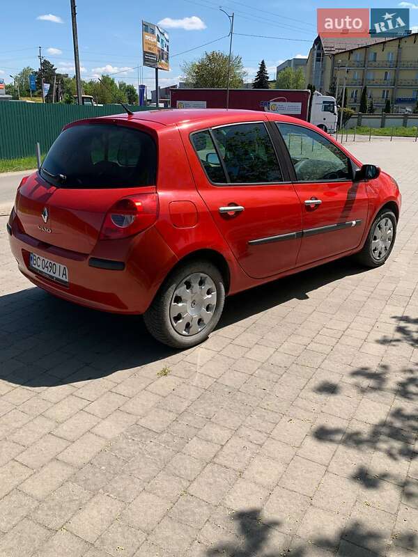 Хэтчбек Renault Clio 2009 в Львове