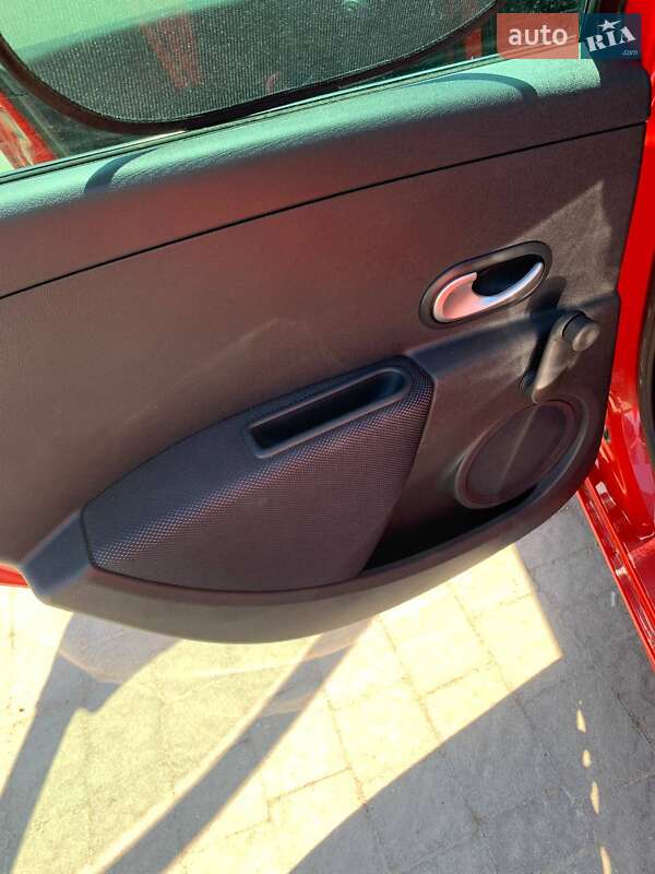 Хэтчбек Renault Clio 2009 в Львове