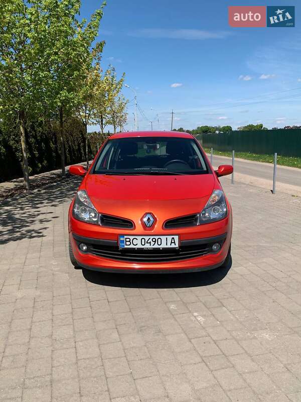 Хэтчбек Renault Clio 2009 в Львове