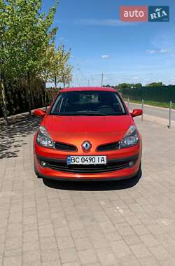 Хэтчбек Renault Clio 2009 в 