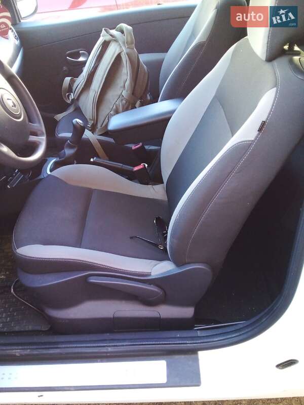 Хэтчбек Renault Clio 2011 в Тернополе