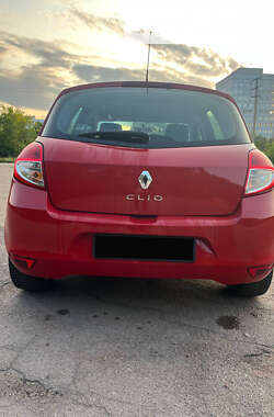 Хэтчбек Renault Clio 2011 в Нежине