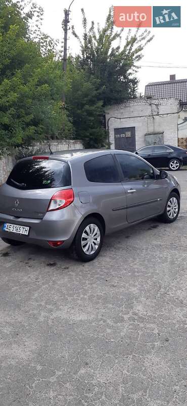 Хетчбек Renault Clio 2011 в Кам'янському