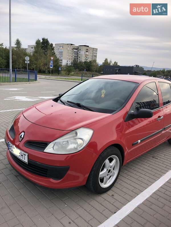 Хэтчбек Renault Clio 2008 в Дрогобыче