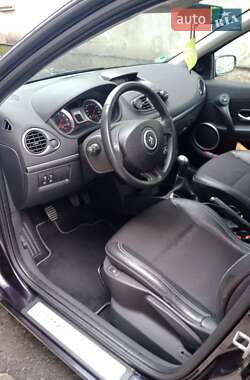 Хэтчбек Renault Clio 2006 в Ровно