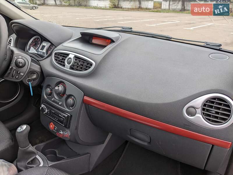 Хетчбек Renault Clio 2007 в Рівному