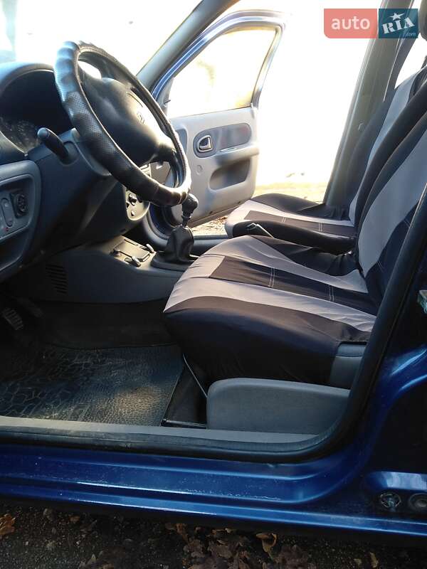 Хэтчбек Renault Clio 2001 в Кропивницком фото 10 Хэтчбек Renault Clio 2001 в Кропивницком