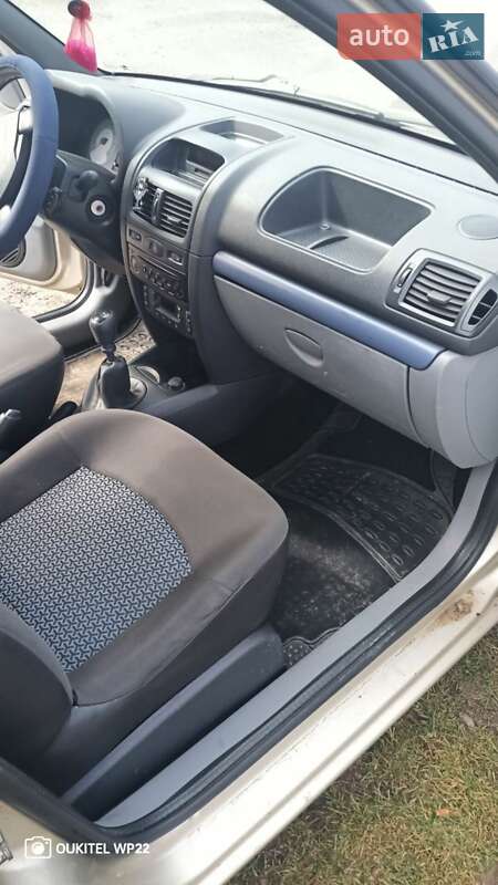 Седан Renault Clio 2007 в Подгайцах