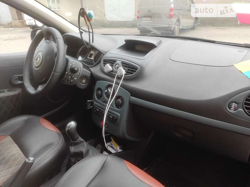 Хэтчбек Renault Clio 2011 в Одессе