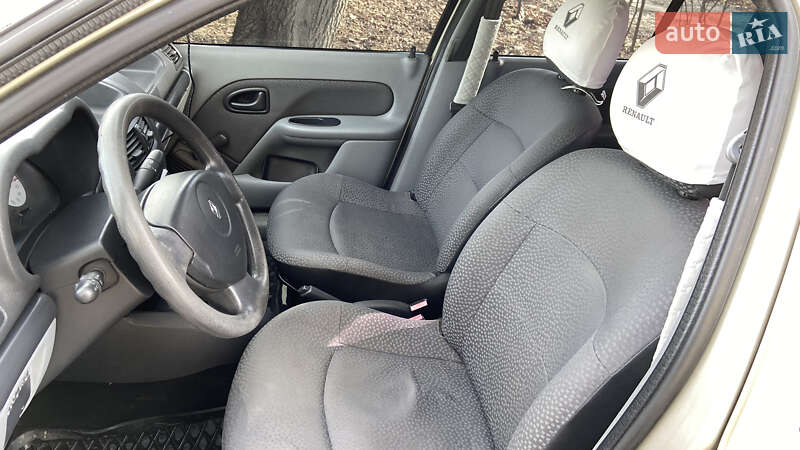 Седан Renault Clio 2007 в Виннице