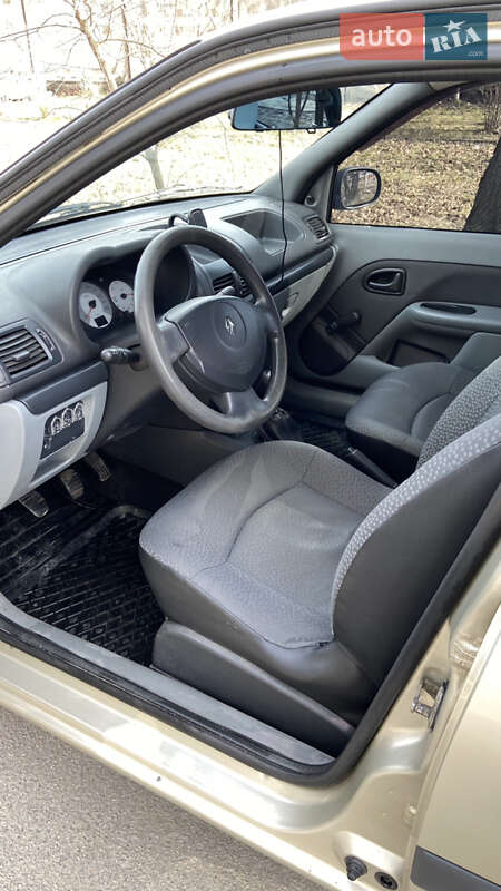 Седан Renault Clio 2007 в Виннице