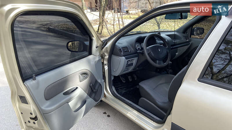 Седан Renault Clio 2007 в Виннице