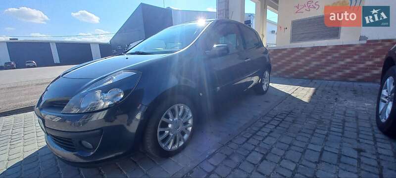 Хэтчбек Renault Clio 2007 в Стрые