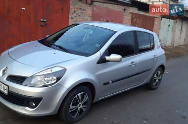 Седан Renault Clio 2006 в 