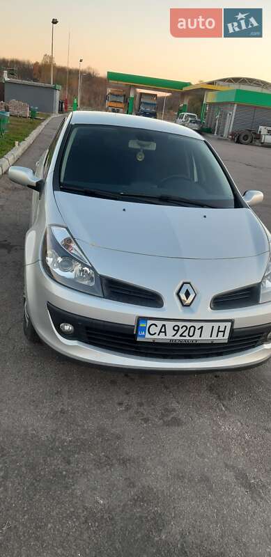 Седан Renault Clio 2006 в Умани